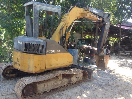 ขายรถแบคโฮ โครมัสสุ  PC 50 UU