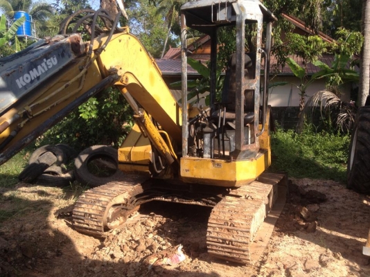 ขายรถแบคโฮ โครมัสสุ  PC 50 UU