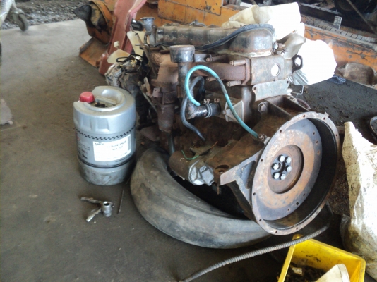 เครื่องISUZU6BD1สวยพร้อมใช้ เครื่องISUZU6BD1สวยพร้อมใช้