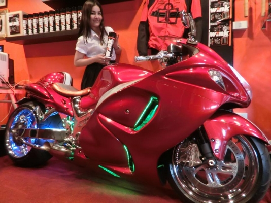 T&amp;T BIKE RAMA2 จัดมาใหม่ น้ำยาฟรุ้งฟริ้งอเนกประสงค์ มาก ฉีดตรงไหนเงาตรงนั้น ไม่ต้องเชดออกเพียง 190฿