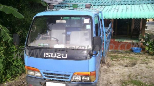 รถบรรทุก 4 ล้อกลาง ISUZU NKR 100 แรงม้า ปี 2546