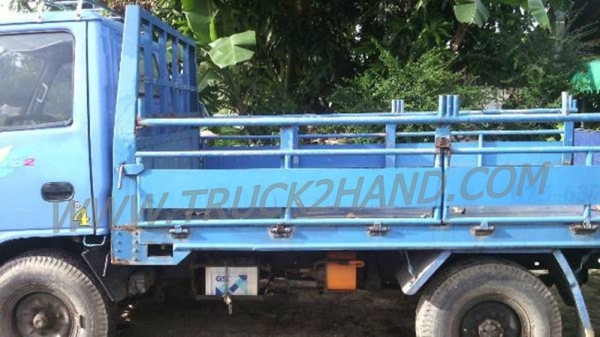 รถบรรทุก 4 ล้อกลาง ISUZU NKR 100 แรงม้า ปี 2546