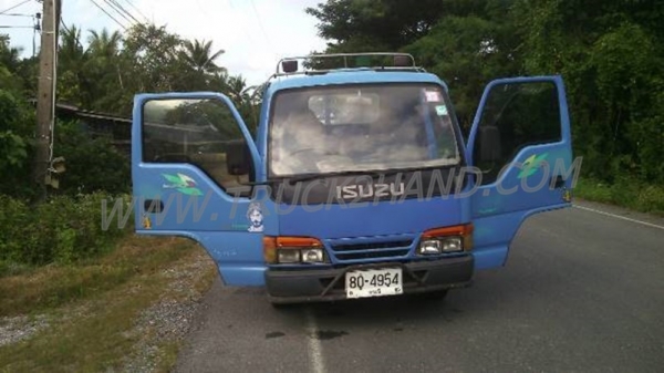 รถบรรทุก 4 ล้อกลาง ISUZU NKR 100 แรงม้า ปี 2546