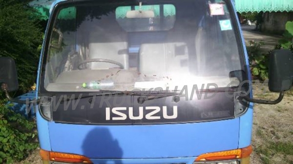 รถบรรทุก 4 ล้อกลาง ISUZU NKR 100 แรงม้า ปี 2546