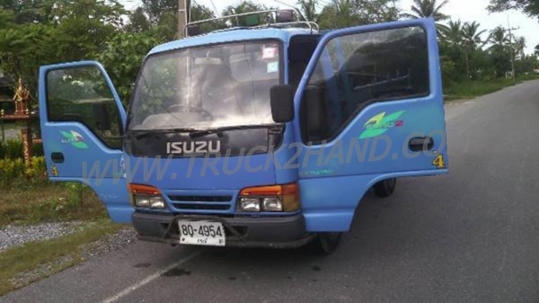 รถบรรทุก 4 ล้อกลาง ISUZU NKR 100 แรงม้า ปี 2546