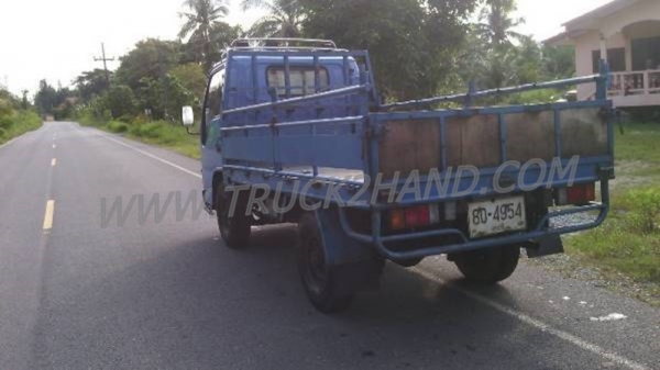 รถบรรทุก 4 ล้อกลาง ISUZU NKR 100 แรงม้า ปี 2546