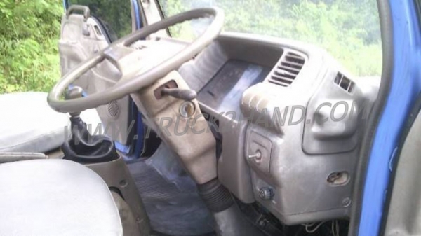 รถบรรทุก 4 ล้อกลาง ISUZU NKR 100 แรงม้า ปี 2546