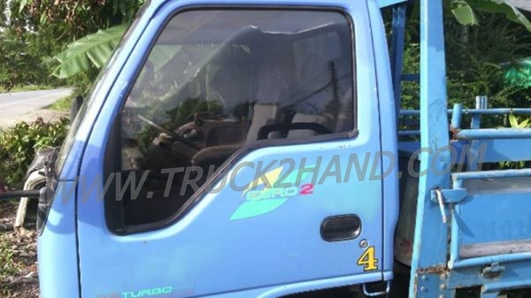 รถบรรทุก 4 ล้อกลาง ISUZU NKR 100 แรงม้า ปี 2546