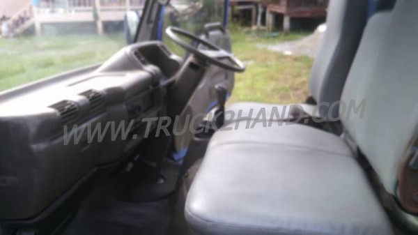 รถบรรทุก 4 ล้อกลาง ISUZU NKR 100 แรงม้า ปี 2546