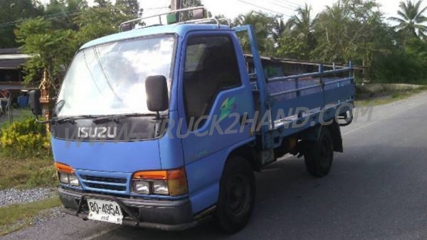 รถบรรทุก 4 ล้อกลาง ISUZU NKR 100 แรงม้า ปี 2546