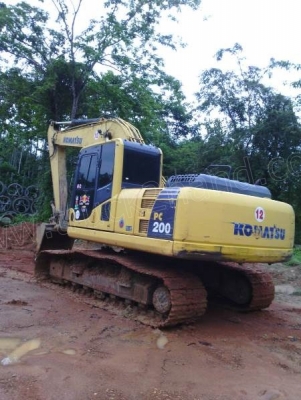 รถแบคโฮ KOMATSU PC 200-8