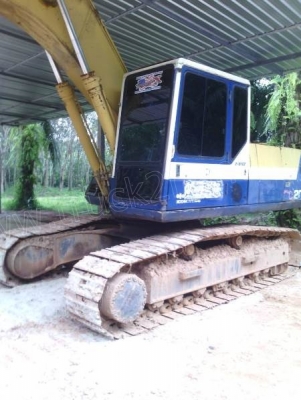 รถแบคโฮ KOMATSU PC200-5