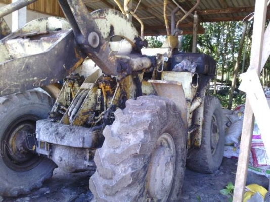 รถตัก CAT 922