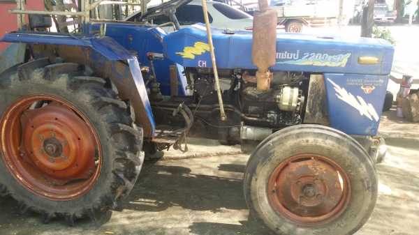 ขายด่วน ! รถไถแชมป์ 22แรง สภาพดีเยี่ยม ราคาเป็นกันเอง ต่อลองได้ครับ