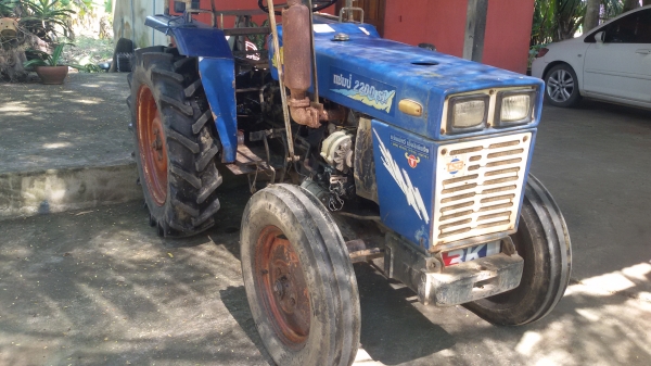 ขายด่วน ! รถไถแชมป์ 22แรง สภาพดีเยี่ยม ราคาเป็นกันเอง ต่อลองได้ครับ