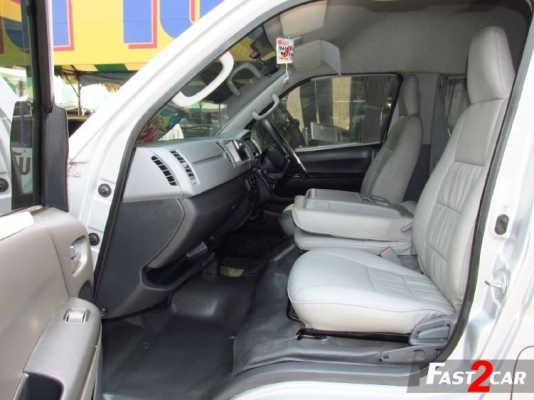 TOYOTA HIACE 2.5 D4D COMMUTER หลังคาสูง   MT | 2010 | ราคา 699,000 บาท   โทร. 0922726669. ตันหยงค่ะ