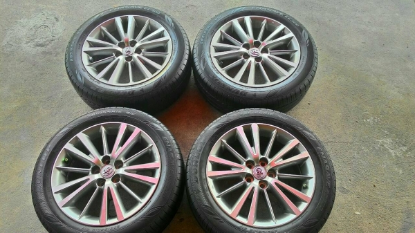ล้อเดิม All New Altis ขอบ 16 พร้อมยาง Dunlop 205/55R16 ปี 14