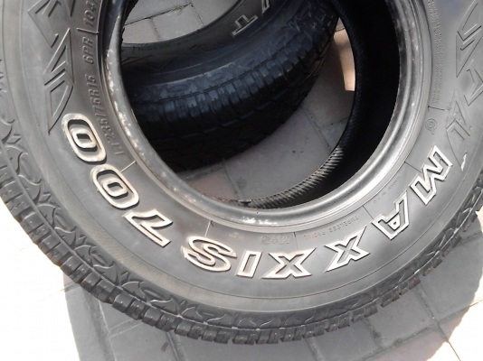 235/75R15 MAXXIS BRAVO AT มี 2 เส้น ดอกยางหนา เสมอ TEL.081-427-3941 235/75R15 MAXXIS BRAVO AT มี 2 เส้น ดอกยางหนา เสมอ TEL.081-427-3941