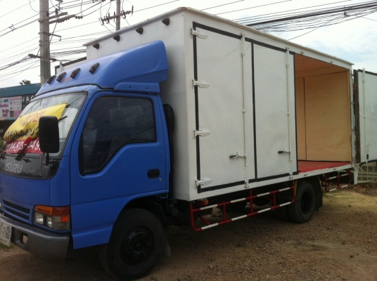 ขายอีซูซุตู้ 10 บาน พร้อมใช้งาน ขายอีซูซุตู้ 10 บาน พร้อมใช้งาน