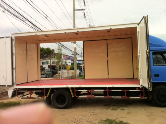 ขายอีซูซุตู้ 10 บาน พร้อมใช้งาน