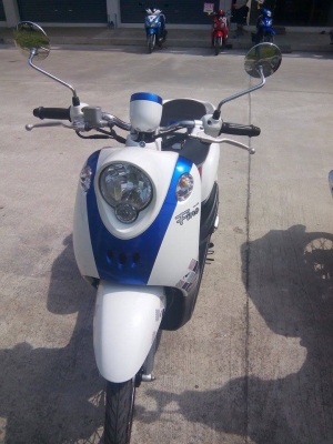 Yamaha Fino ลายแฟชั่นสี ขาว-น้ำเงิน-ชมพู