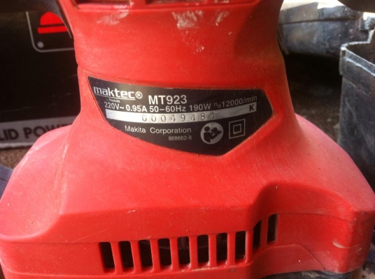 เครื่องขัดกระดาษทราย Maktec MT923 ใหม่มากๆ เครื่องขัดกระดาษทราย Maktec MT923 ใหม่มากๆ