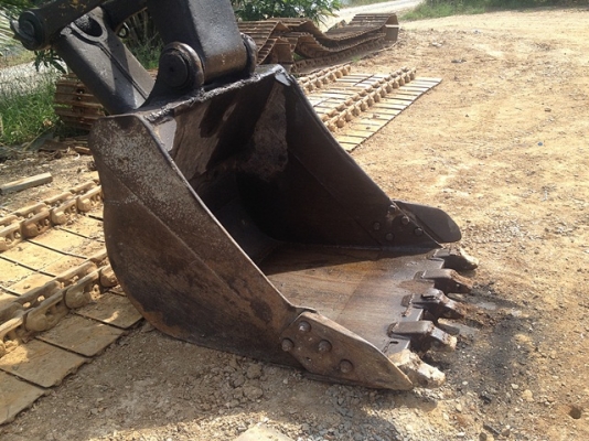 KOMATSU PC200-2 KOMATSU PC200-2