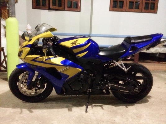 ขาย CBR1000rr 2006 สพมแท้ๆ เอกสารครบ เครื่องดีพร้อมลุยทริปหน้าหนาว ราคาเล้าใจ 194,000 (ต่อลองได้)
