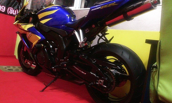 ขาย CBR1000rr 2006 สพมแท้ๆ เอกสารครบ เครื่องดีพร้อมลุยทริปหน้าหนาว ราคาเล้าใจ 194,000 (ต่อลองได้)