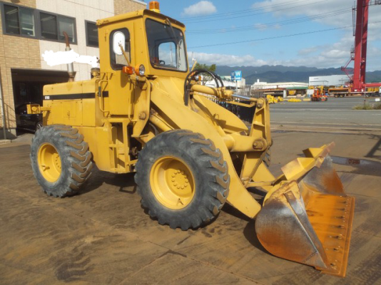 แหล่งรวม รถตัก komatsu 510 นำเข้าจากญี่ปุ่น ล๊อตนี้ 6 คัน เหลือ 5 แล้วครับ รีบมาเลือกมาจองกันก่อน 090-986-2521อ๊อบ