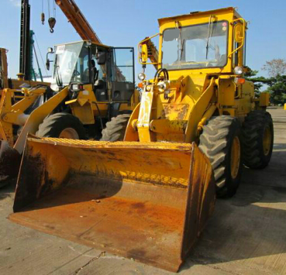 แหล่งรวม รถตัก komatsu 510 นำเข้าจากญี่ปุ่น ล๊อตนี้ 6 คัน เหลือ 5 แล้วครับ รีบมาเลือกมาจองกันก่อน 090-986-2521อ๊อบ