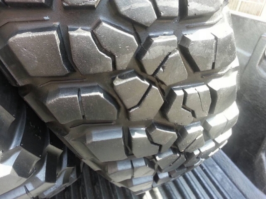 ขายยาง  BF km2  255 x 85 x 16