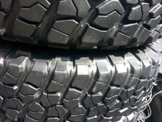 ขายยาง  BF km2  255 x 85 x 16