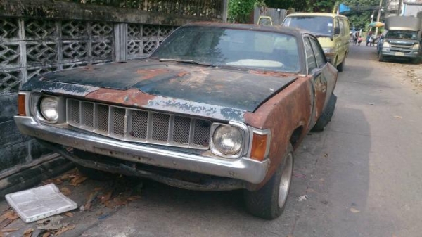 ซากรถเก๋ง ดอจน์ ทะเบียน 80000 ครับ