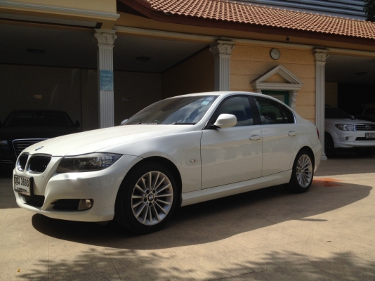 ขายด่วนครับ BMW SERIES 3 320D SE E90 AT ปี 2009 สีขาว เกียร์อัตโนมัติ, แอร์ ,วิทยุ, ล้อแมกซ์ , CD ,ABS, AIRBAG 10 ใบ ขายด่วนครับ BMW SERIES 3 320D SE E90 AT ปี 2009 สีขาว เกียร์อัตโนมัติ, แอร์ ,วิทยุ, ล้อแมกซ์ , CD ,ABS, AIRBAG 10 ใบ