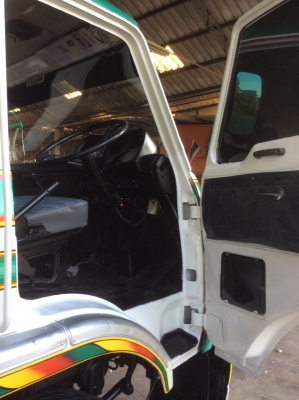 NISSAN UD 10ล้อ  (2เพลา) เครื่อง 225 เแรง ครื่องดี ครัทซีสวย เดิมๆ ขาย 430,000 บาท(ศุภากร 081-4252943)