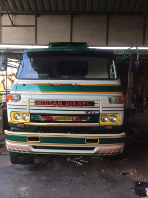 NISSAN UD 10ล้อ  (2เพลา) เครื่อง 225 เแรง ครื่องดี ครัทซีสวย เดิมๆ ขาย 430,000 บาท(ศุภากร 081-4252943)