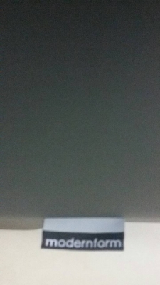 โซฟาเบาะหนังสีดำ สามที่นั่ง ยี้ห้อ Modernform