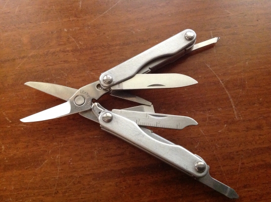 ขายกรรไกรเอนกประสงค์ Leatherman