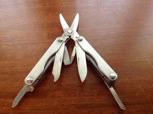 ขายกรรไกรเอนกประสงค์ Leatherman