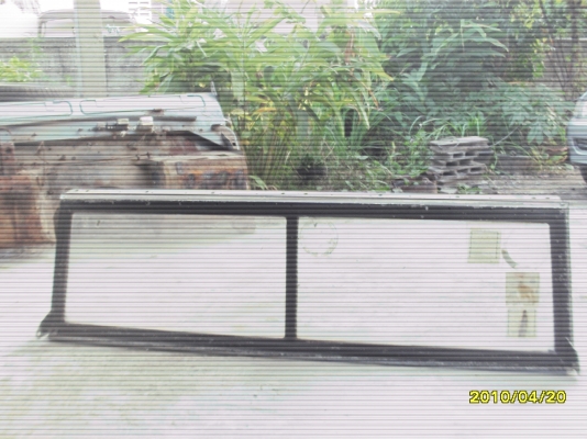 ขายกรอบกระจกหน้าพร้อมกระจกของ LANDROVER s2