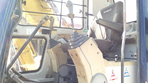 ขายด่วนKOBELCO SK120มาคร์ที (MARK 3) FROM JARAN ไม่เคยใช้งานในเมืองไทยเลยสภาพเดิมๆเร็วแรงไม่โหลดรถพร้อมใช้ขายถูกๆๆ