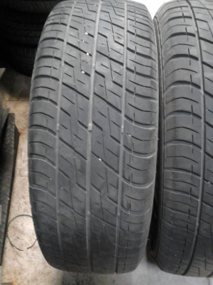 215/65R15 BRIDGESTONE LEO 627 มี 2 เส้น ปี2012 TEL.081-427-3941 215/65R15 BRIDGESTONE LEO 627 มี 2 เส้น ปี2012 TEL.081-427-3941