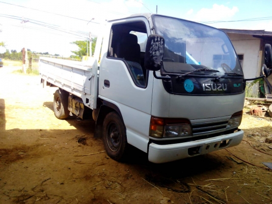 สี่ล้อเล็ก อีซูซุ NKR-88แรง สภาพใช้งาน ทะเบียนพร้อม แจ้ง ม79 แล้ว ป้ายใหญ่ ครับ