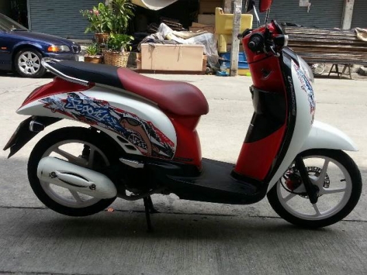 scoopy 110i สีแดงขาว กท581 ล้อแมกแท้ เครื่องดี 22,000