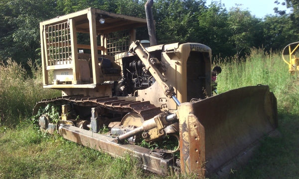 ขายด่วนายรถเเทร็กเตอร์ตีนตะขาบ  CAT D7F สภาพพร้อมใช้งานเกียร์ทรอก