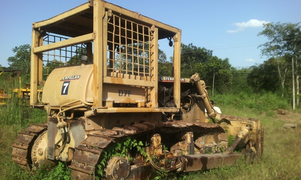 ขายด่วนายรถเเทร็กเตอร์ตีนตะขาบ  CAT D7F สภาพพร้อมใช้งานเกียร์ทรอก