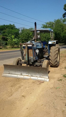 รถไถฟอร์ด 6610  อยากขาย