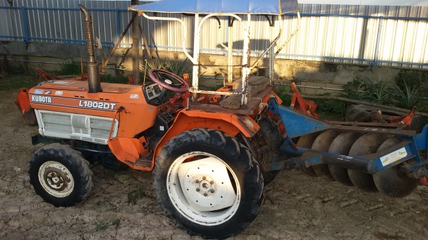 ปัญญาแทรคเตอร์มาแล้ว...จัดมาให้ครับ คูโบต้า L 1802 พร้อมผาน5