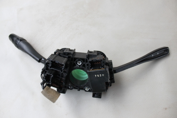 ก้านยกเลี้ยว+สวิทช์ปัดน้ำฝน นิสสันซันนี่นีโอ